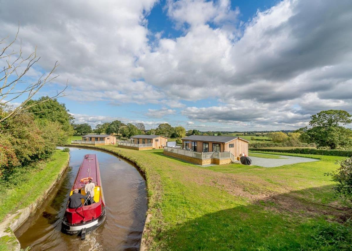 Winston Farm Lodges Horsley  Exteriör bild